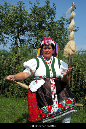 Hollókői népviselet-stock-foto