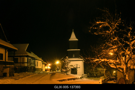 Hollókő, az Ófalu védett falurész télen-stock-foto