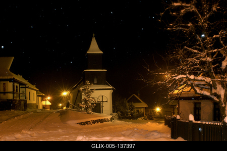 Hollókő, az Ófalu védett falurész télen-stock-foto