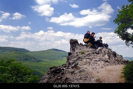 A Vadálló-kövek a Visegrádi-hegységben-stock-foto
