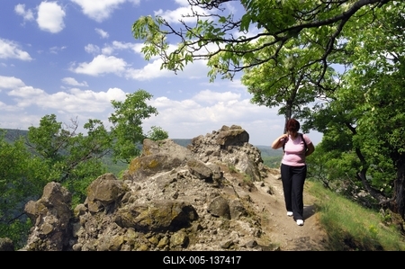 A Vadálló-kövek a Visegrádi-hegységben-stock-foto