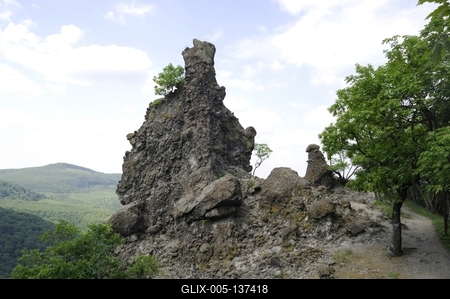A Vadálló-kövek a Visegrádi-hegységben-stock-foto