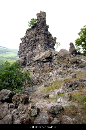 A Vadálló-kövek a Visegrádi-hegységben-stock-foto