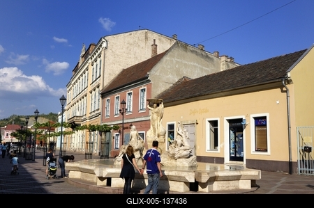 Esztergom felújított belvárosa-stock-foto