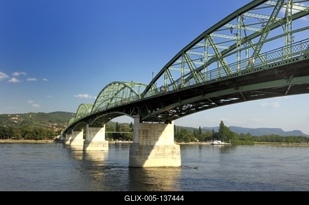 Esztergom, Mária Valéria híd-stock-foto