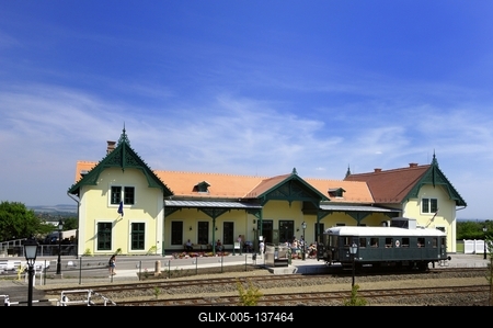 Kisvasút a Szentendrei Szabadtéri Néprajzi Múzeumban-stock-foto