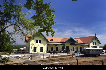 Kisvasút a Szentendrei Szabadtéri Néprajzi Múzeumban-stock-foto