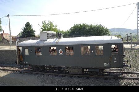 Kisvasút a Szentendrei Szabadtéri Néprajzi Múzeumban-stock-foto