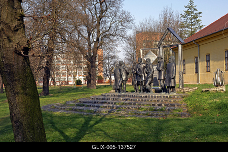 Nagykőrös, a Nagy tanári kar-szoborcsoport-stock-foto