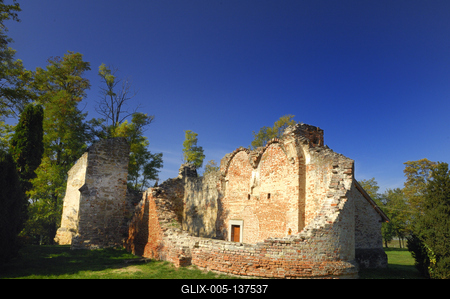 Rádpuszta - Balatonlelle, Árpádkori romtemplom-stock-foto
