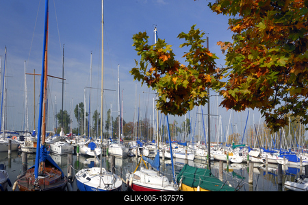 A balatonföldvári vitorláskikötő-stock-foto
