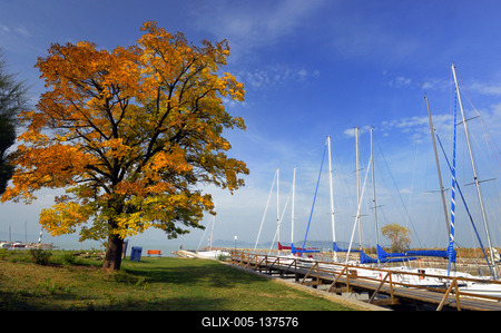 A balatonföldvári vitorláskikötő-stock-foto