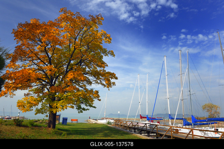 A balatonföldvári vitorláskikötő-stock-foto