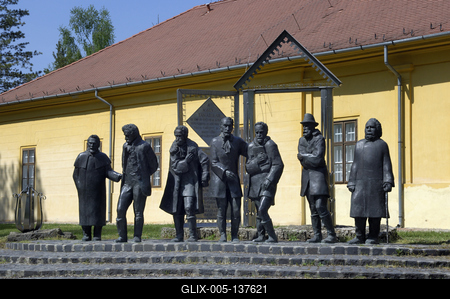 Nagykőrös, a Nagy tanári kar-szoborcsoport-stock-foto