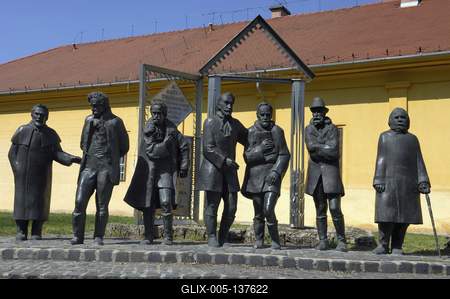 Nagykőrös, a Nagy tanári kar-szoborcsoport-stock-foto
