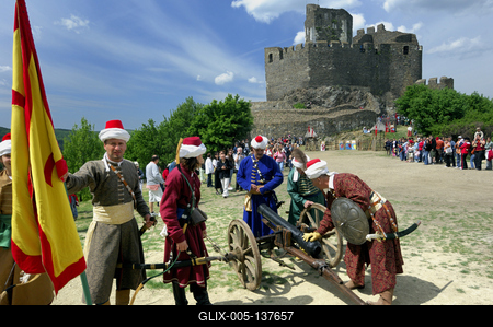 Hollókő, Pünkösdi Várjátékok-stock-foto