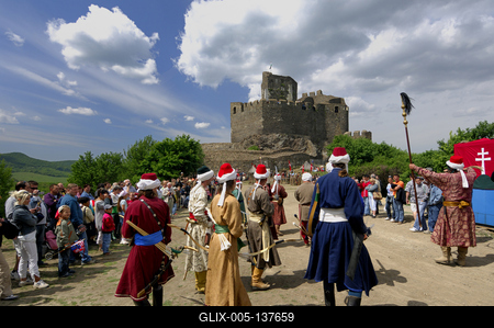 Hollókő, Pünkösdi Várjátékok-stock-foto