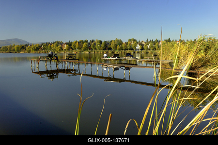 Diósjenői-tó-stock-foto