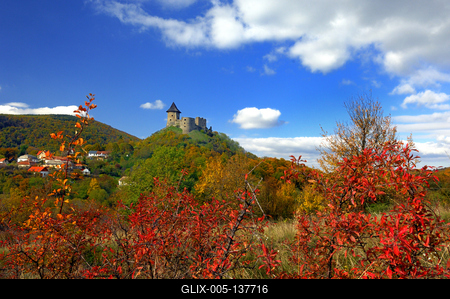 Somoskő vára-stock-foto