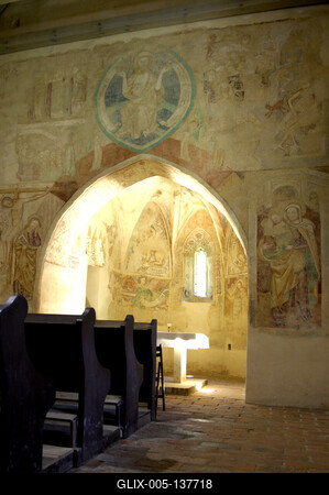 Velemér, Szentháromság-templom-stock-foto