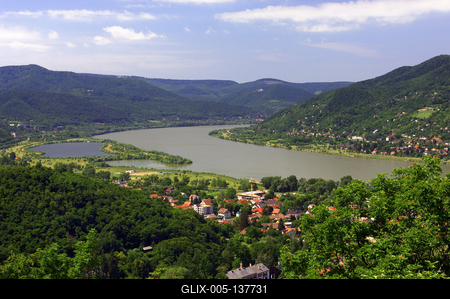 Visegrád, a Dunakanyar látképe a Fellegvárból-stock-foto