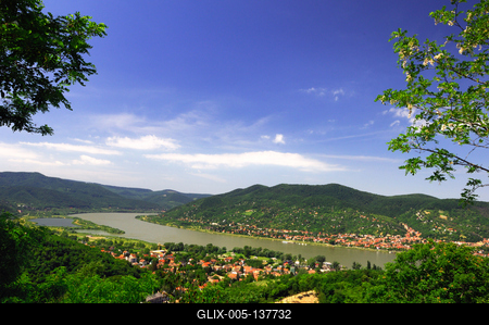 Visegrád, a Dunakanyar látképe a Fellegvárból-stock-foto