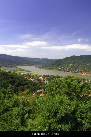 Visegrád, a Dunakanyar látképe a Fellegvárból-stock-foto