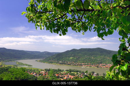Visegrád, a Dunakanyar látképe a Fellegvárból-stock-foto
