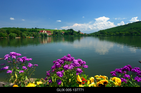 A Bánki tó nyáron-stock-foto