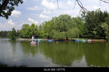 Szombathely, Csónakázó- és Horgásztó-stock-foto