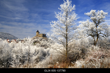 Téli tájkép Somoskő várával-stock-foto