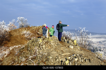 Turisták kirándulnak Salgótarján környékén-stock-foto