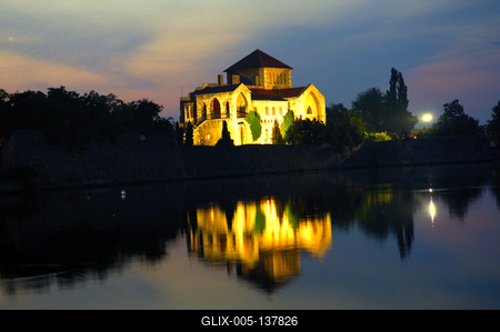 A Tatai vár az Öreg-tó partján-stock-foto