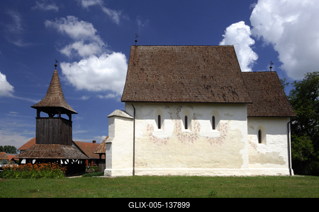 Márokpapi református templom és harangláb-stock-foto