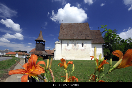 Márokpapi református templom és harangláb-stock-foto