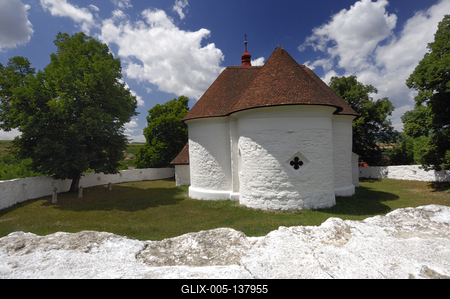 Tar, Árpád-kori templom-stock-foto