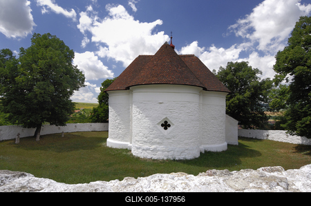 Tar, Árpád-kori templom-stock-foto