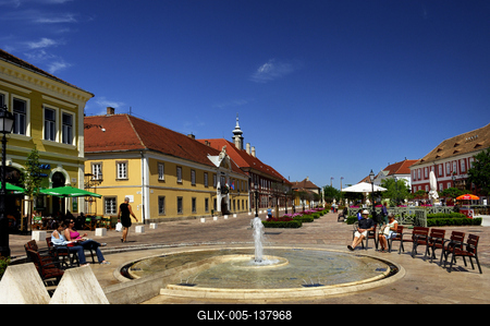 Vác belvárosa (Március 15. tér)-stock-foto