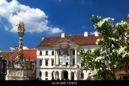 Sopron belvárosa (Fő tér)-stock-foto