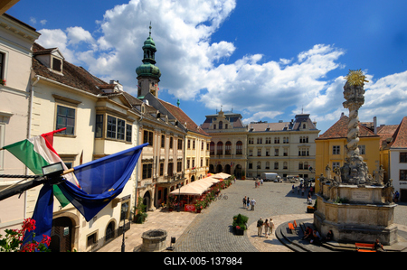 Sopron belvárosa (Fő tér)-stock-foto