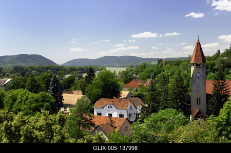 Zebegény látképe a Dunakanyarral-stock-foto