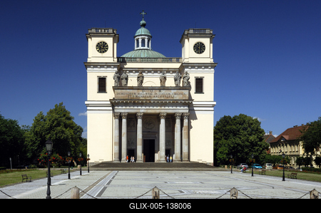 Vác, Nagyboldogasszony-székesegyház-stock-foto