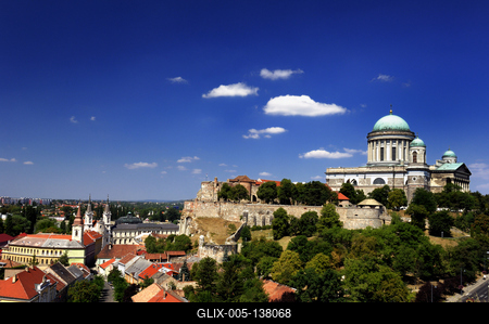 Az Esztergomi bazilika látványa a Várhegyen-stock-foto