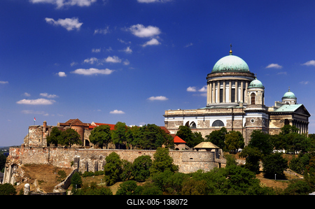 Az Esztergomi bazilika látványa a Várhegyen-stock-foto