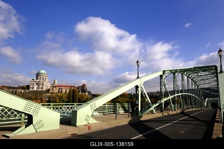 Az Esztergomi bazilika és a vár látképe-stock-foto