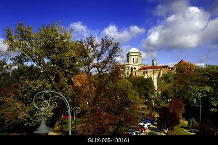 Az Esztergomi bazilika és a vár látképe-stock-foto