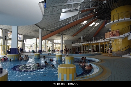 Sárvári Gyógy- és Wellnessfürdő-stock-foto