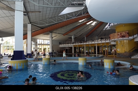 Sárvári Gyógy- és Wellnessfürdő-stock-foto