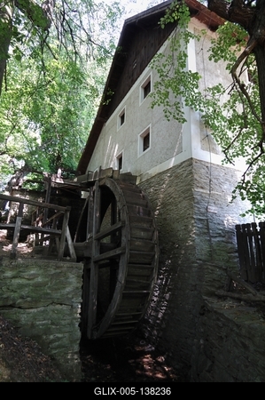 Velem, vízimalom (Schulter malom)-stock-foto