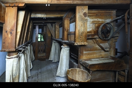 Velem, vízimalom (Schulter malom)-stock-foto